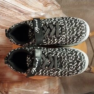 Sport Heelys Boys LED Roller Skate Shoes